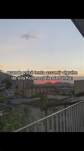 Resenha e Trocas na Vila da Penha: Um Dia na Piscina