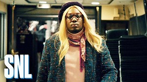On SNL, Michael Che gets inside his critics' heads by going undercover as "A White Woman Named Gretchen"
