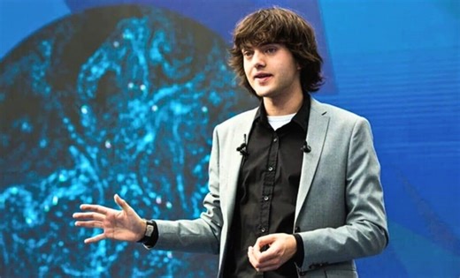 A 16-Year-Old with No Degree or Funding Built a Trash-Eating Robot to Take on the Ocean's Plastic Crisis