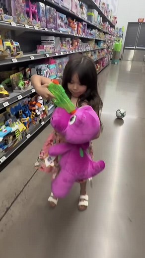 Barney y el Brócoli de Peluche: Video Musical Divertido