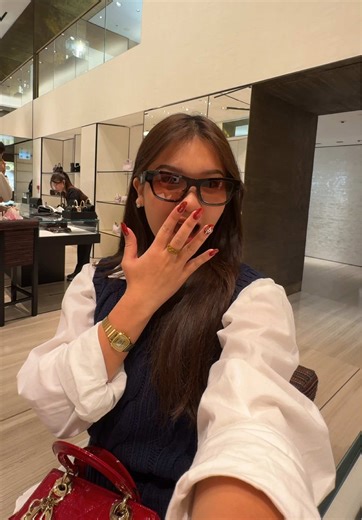 chanel shopping day 🎀💫 will do a seperate unboxing moment for the bag ‘cos she’s an icooooon! 🤍