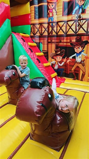 Inflatable Bouncy Castles #Shorts #KidsFun #BouncyCastle #Inflatables #Playtime #FamilyFun