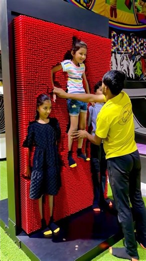 wait for the children's reaction 😱 #dance #friends #dancer #danceinpublic #anshkukreja #khairiy...
