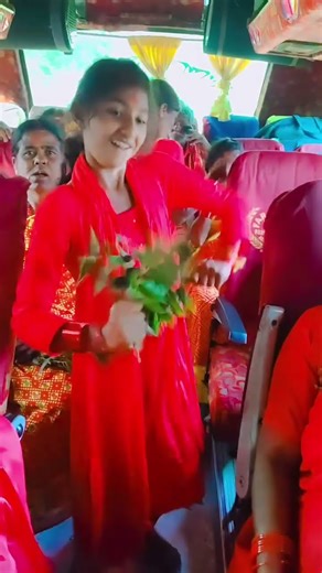 om sakthi dance | om sakthi bus dance | மேல்மருவத்தூர் ஆதிபராசக்தி #shorts #templevlog #omsakthi