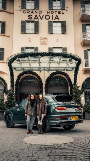 Le strade iconiche di Cortina fanno da cornice a una partnership d’eccellenza. A bordo della Bentayga Speed, con Rosanna Conti, Cluster General Manager Dhom Collection, il viaggio incontra lo stile e l’ospitalità del Grand Hotel Savoia Cortina insieme a Bentley Milano e Padova. Quando lusso, performance e destinazione parlano la stessa inconfondibile lingua. @grandhotelsavoiacortina 🎥 @samediastudios #BentleyMilano #GrandHotelSavoia #Cortina | Bentley Milano