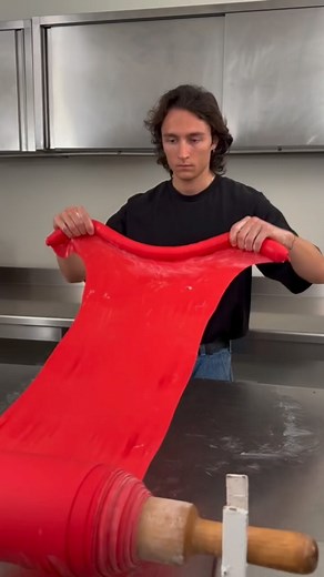 Art Viral 🎨 on Instagram: "Magrì Alberto is a renowned Italian pastry chef celebrated for his detailed and visually captivating pastry creations. His content includes silent, visually immersive demonstrations of his baking techniques, highlighting the elegance and skill involved in his pastries and cakes. Artist: @pastrychef_am #art #cake #satisfying"