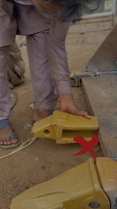 Excavator bucket teeth welding tips and tricks #welding#skills#excavatorbucket #usaweldingskill | The Skills