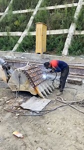 5.1M views · 23K reactions | Excavator sprocket wheel repair, and modified bucket process. #auto #automobile #mechanic #mechanicsteve #automotive #automechanic #usamechanic #excavator | Mechanic Steve | Facebook