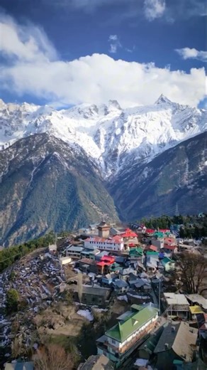 Why does time move behind this place? 🤯