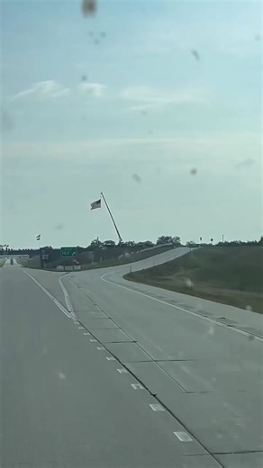 A beautiful tribute to 9/11 🙏🇺🇸 📍 I-35 Exit 160, Melvern, Kansas 🎥 Bill Varah | KAKE News