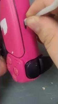 How to clean a USB-C port