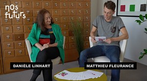 💬 QuizzBox #NosFuturs | Danièle Linhart, sociologue et directrice de la recherche au CNRS, et Matthieu Fleurance, membre du « Collectif Travailler Moins », tous deux invités du festival « Nos Futurs », se prêtent au jeu de la QuizzBox | Le Monde Campus