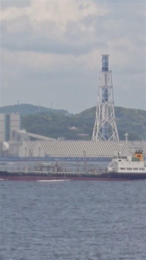 上野トランステック ファンネルマーク､ 内航黒油タンカー "周永丸 ✨浦賀沖🌊🌊以前ファンネル富士運油でした2026.5.26
