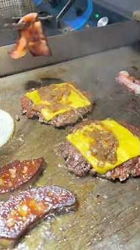 Make a FRESH Homemade Burger Today?#crispyzingerburger #burgerrecipe #smashburger #usa #food