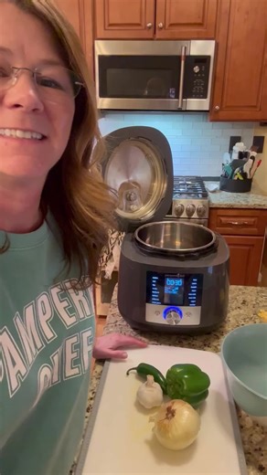 White Chicken Chili in the Pampered Chef Multi Cooker #mealtimemanaged #ProductPC #letsgetcooking #kitchentools #easyrecipes #multicooker #momlife #whitechickenchili #workfromhome