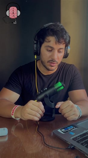 Effective Laptop and Microphone Use in Professional Settings