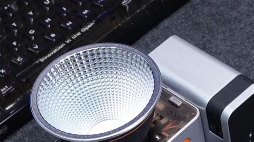 智云zhi_yun智云_X60直播摄影灯_60W专业RGB便携打光灯led手机相机用小型影视灯室内户外常亮灯_【双色温】X60【送赠品礼包】_3