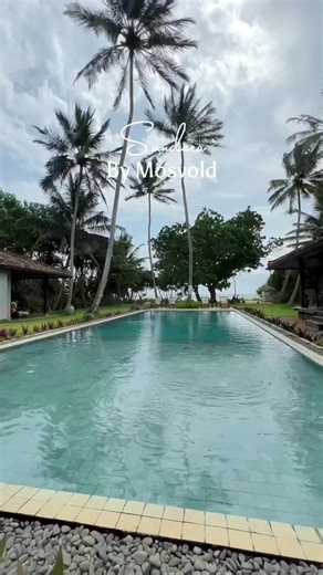 Welcome to Sundara by Mosvold 🦋 An 8 bedroom luxury, design-led villa on the South coast of Sri Lanka. The southern coast of Sri Lanka is one of the best kept secrets in Asia for its tropical beaches, cafe culture and ancient heritage landmarks. Sundara is situated in Balapitiya on the southwestern coast of the island. The oceanfront property is named after ‘Sundara’ the Sanskrit word for beautiful. All 8 rooms and public spaces have been designed and styled tastefully to reflect Sri Lankan aes