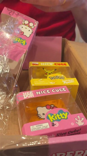 La réaction d’Ivan quand il a vu les squishy needoh hello Kitty #squishy #hellokitty