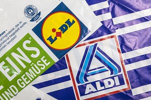Aldi, Lidl & Co: Preise für beliebtes Produkt purzeln – aber die Sache hat einen gewaltigen Haken