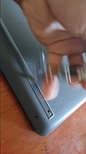 desmontar tapa de laptop Hp RTL8822CE.