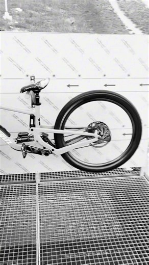 Recap 2025 | Insane and very successful year with no injuries and a lot of fun @mael_ruiz_prada @lucashhred @walt_mattia @frederiksoll @edi.zhh @silvan.nikles @z.jano @jatz_park @bike.kingdom @graubuenden #bike #ski #santacruz #burton #pppppppppppppppppppppppppp peppppppppppppppp