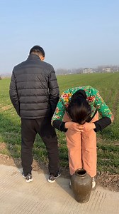 20K views · 147 reactions | I'm under so much pressure lately. This husband is outrageous!#creativestyling #streettestpassersbyreaction #funnyvideos #comedycouple #comedia #comedyvideo #mrpippibear #cutebaby #humancubs #healingsmile #socute #pippibear | Super Muddy Bears | Facebook