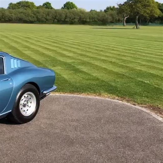 Here’s a short clip of one of JC’s favourite 275 GTB’s. One of just 8 RHD ‘torque tube’ examples. It originally supplied to Colonel Ronnie Hoare as his personal car, later bought & sold by @talacrest multiple times, most recently sold by us to John Terry. A truly stunning Classiche certified example. #ferrari #275gtb #classiche #talacrest #classiccars #coassicferrari #colonelronniehoare #maranelloconcessionaires #talacrestferrari #memories #talacrestheritage #previouslysold #italy #carsofinstagr