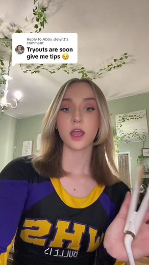 Replying to @Abby_dewitt Let me know if there’s any questions! This was definitely rushed so my apologies if it wasnt that thorough 😂 #cheer #cheerleading #tips #cheertips #cheertryouts #tryouts #practice #cheerleader #stretch #stretching #gymtime #gameday #competition #hitthemat #ideas #reps #mattalk #base #backspot #flyer #better