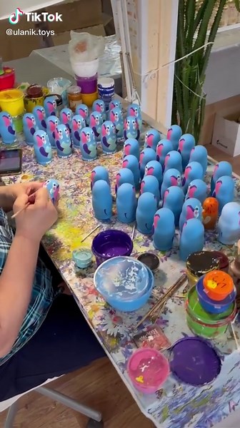 The process of painting our nesting dolls 😍