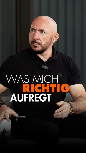 Irek Gronert on Instagram: "Viele Unternehmer arbeiten hart. Aber an einem Ort. Zu festen Zeiten. Mit klaren Grenzen nach oben. Ein Online-Business verändert genau das 💻🌍 ✔️ Arbeiten von überall ✔️ Kein Laden, kein Büro, kein Pendeln ✔️ Skalierbar – auch neben Job oder Familie ✔️ Systeme statt Dauerstress ✔️ Wachstum, das nicht an Stunden gebunden ist Was viele nicht wissen: Du brauchst kein perfektes Produkt. Kein riesiges Startkapital. Und kein Vorwissen aus der IT. Was du brauchst, sind kla