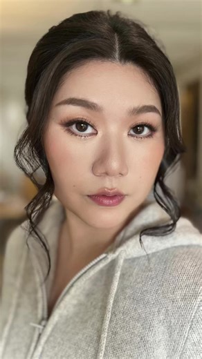 Spring is here!! Let’s brighten up Vancouver with your pretty face and~~ hehe our makeup!! 😉🌸 . Muse in frame @makeupbyvs_ HMUA by @vvv_vivianlovesmakeup_vvv @vivian_vera_bridalmakeuphair Special thanks to @kaliashots ‘s lighting instructions . #mua #makeup #bride #wedding #makeupartist #vancouverwedding #hmua #thaimakeup #bridallook #springmakeup #skincare #vancouvermakeupartist #vancouver #vancouverwedding #bcwedding #bridalmakeup #beauty #headshot #asianmakeup #asianmakeupartist