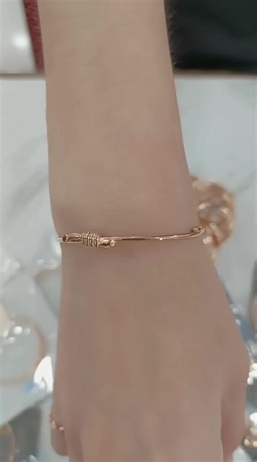 Gelang Titanium Anti Karat: Keaslian dan Kualitas