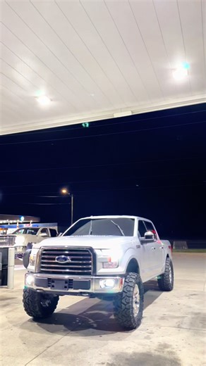 Exploring the 6s Squatted Trucks Trend