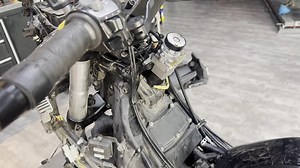 光阳AK550更换转向柱锥形轴承 拆掉原厂无钥匙启动改成机械锁~