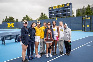 Michigan tennis wins 21st straight match to advance to Elite Eight