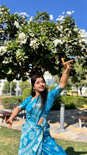 Tharang Music And Dance | Unlock the dancer in you 🦋 Our classical dance teacher Ms.Alenteena performing Bala Chandira Gajanana with pure devotion and elegance.... | Instagram