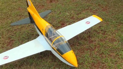 BD 5 RC maiden flight, big wings, bold moves