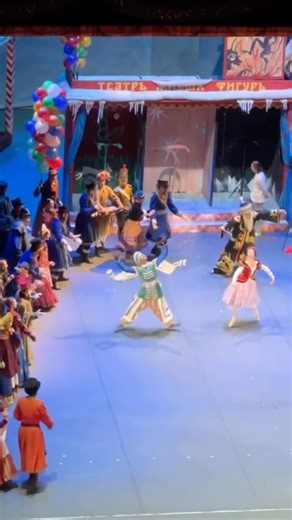 #balletsrusses#russianballet#ballet#stravinsky#classicalmusic#performance#benois#setdesighns#artist