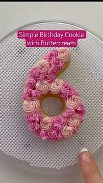 Easy buttercream flowers for cookie decorating