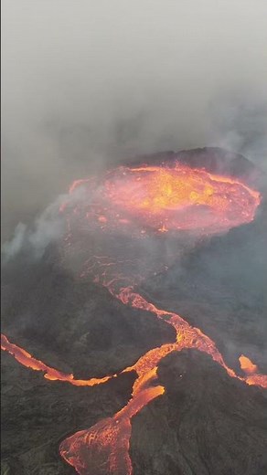Vulcano Fagradalsfjall attivo in Islanda