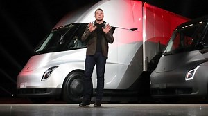 Elon Musk: Running US on Solar Requires 100 Miles Square of Panels
