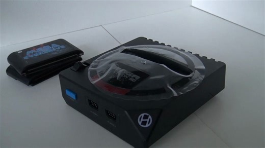 DragonBox 的 Hyperkin Mega Retron HD 控制台