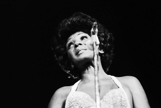 Shirley Bassey reflects on her 'James Bond' theme tunes