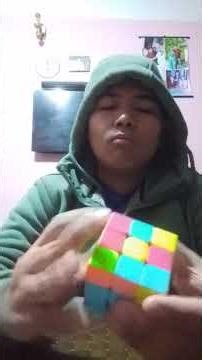Solving Rubik's Cube from beginner method..
