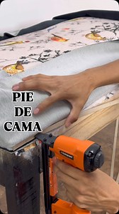 8.2K views · 2.1K reactions | Hola! Hoy te muestro cómo hacer este pie de cama! Las medidas son de 120cm x 60cm ‍↔️✅ • • • • • #upholstery #diy #tapivic #buenosaires #diyhomedecor #tapiceria #tutorial #tapiceros #upholsteryschool #upholstered #upholstered #tapizado #tapizadodemuebles #carpinteiro #carpinter | Creatividad Tapivic | Facebook