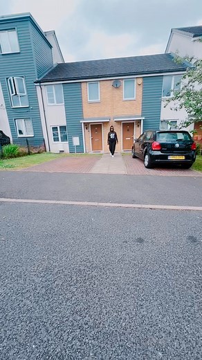 #RoadToGraceOverflow . “EBEFA” from my upcoming “GRACE OVERFLOW” EP is available on all streaming platforms. I pray it blesses you. Click link 👇below to stream. li.sten.to/ebefa. #EwuraAbena #GraceOverflow #Ebefa #WarriorQueen #SoulGospel | Ewura Abena Musiq