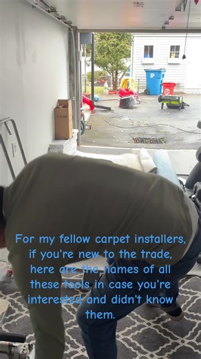 For my fellow carpet installers, if you're new to the trade, here are the names of all these tools in case you're interested and didn't know them.#herramientas #carpettools #pad #carpet #herramientasdecarpet