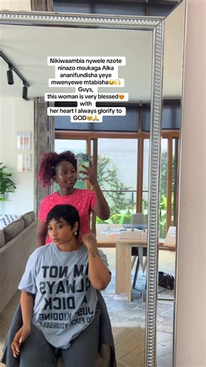 My boss😍❤️ #aika in #aikastyle💇‍♀️ nimekuwa msusi wake tokea 2021 na nywele zote ninazo msuka najifunzia kwenye kichwa chake🙌🤗❤️❤️❤️ #hair #braids #wig