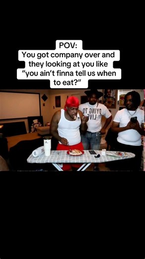 everybody and they standing there looking at the food like it’s a museum #fyp #contentcreator